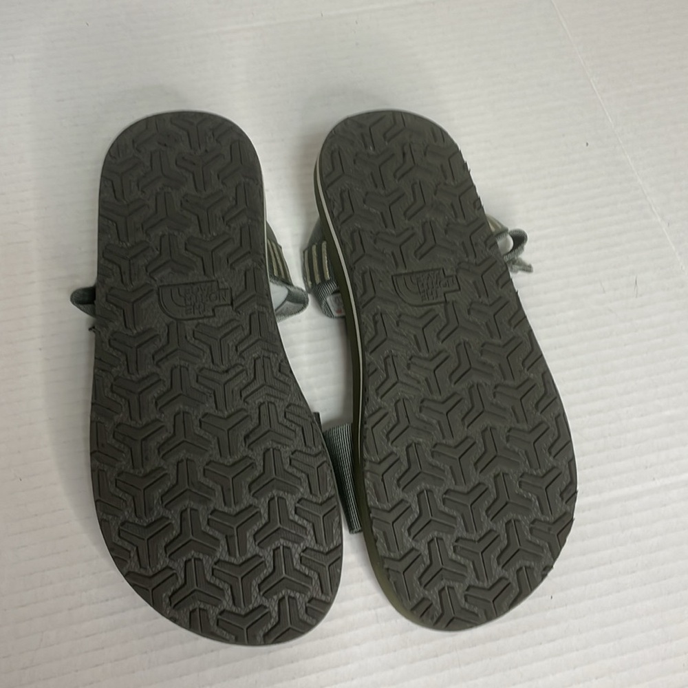 The North Face Skeena
Sandals Agave Green
Women's Size 7 - Picture 4 of 6